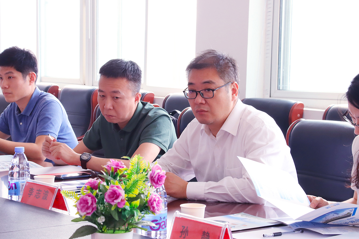 青島科技大學副校長李志波教授到山東海迪科參觀調研04.jpg